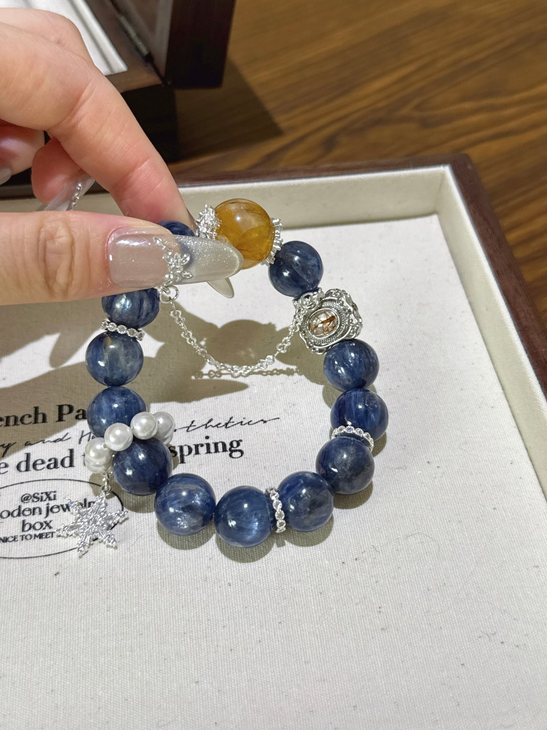 ▫️▪️ Aquamarine yellow gum flower magic box bracelet